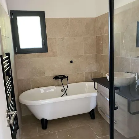 Beautiful House With A Hot Tub And Garden Сasa de vacaciones Bias (Landes)