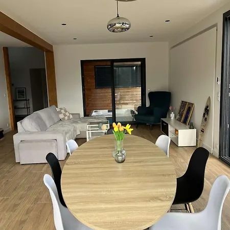 Beautiful House With A Hot Tub And Garden Сasa de vacaciones Bias (Landes)